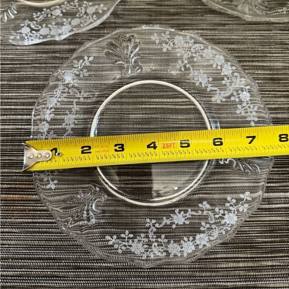Elegant Clear Glass Dinner Plates - Picture 7 of 7